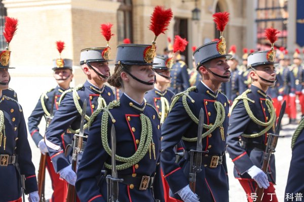 忆速配 西班牙军舰出击，加沙迎来大救星，这次以色列算是碰到硬茬了