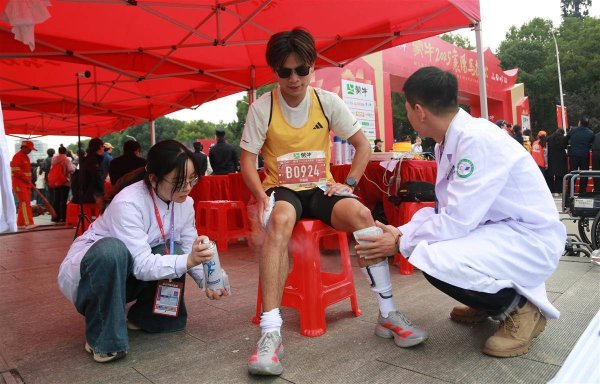 中国配资网 20分钟成功救治心梗患者！为侠义襄阳医护人员点赞